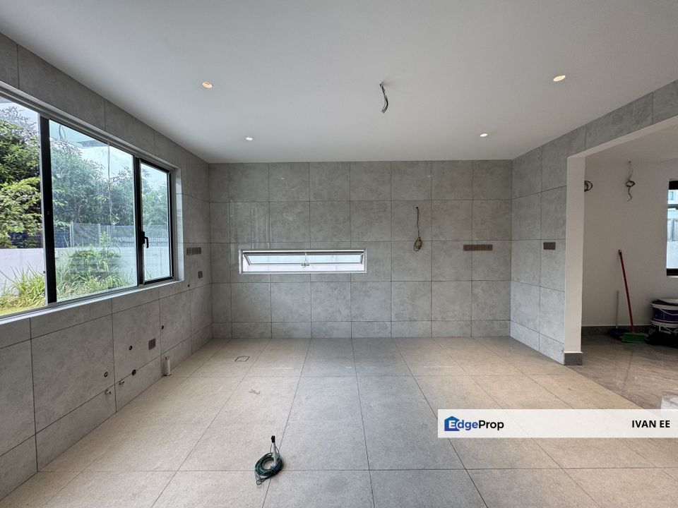 Taman Taynton View In Cheras Kuala Lumpur For Sale, Newly Renovated, Partially Furnished, Large Compound, Kuala Lumpur, Cheras