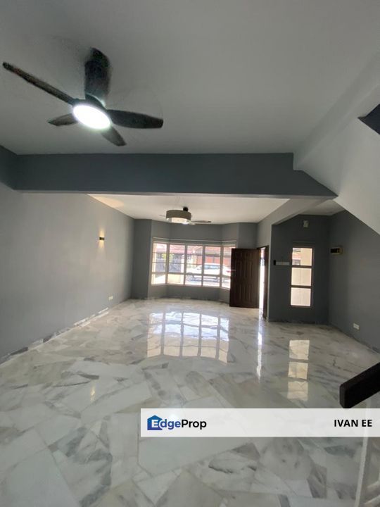 Terrace House In Taman Desa Mewah Semenyih For Rent., Selangor, Semenyih