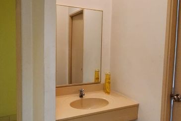 Hartamas Regency 1 Renovated Fully Furnished Exclusive Condo for Sale