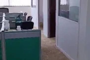 Leisure Commerce Square