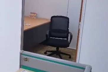 Leisure Commerce Square