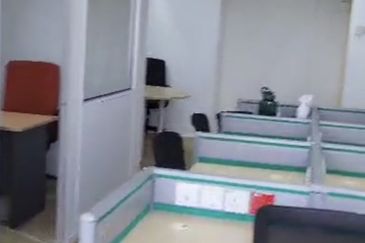 Leisure Commerce Square