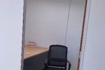 Leisure Commerce Square