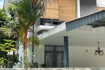 Summerglades, Perdana Lakeview West