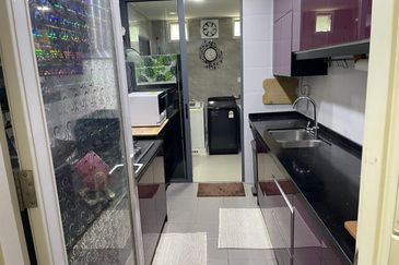 Summerglades, Perdana Lakeview West