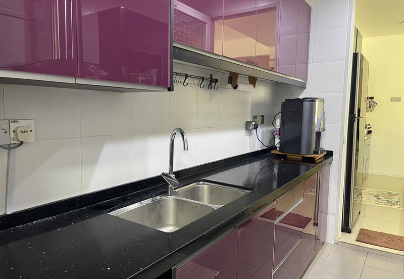 Summerglades, Perdana Lakeview West