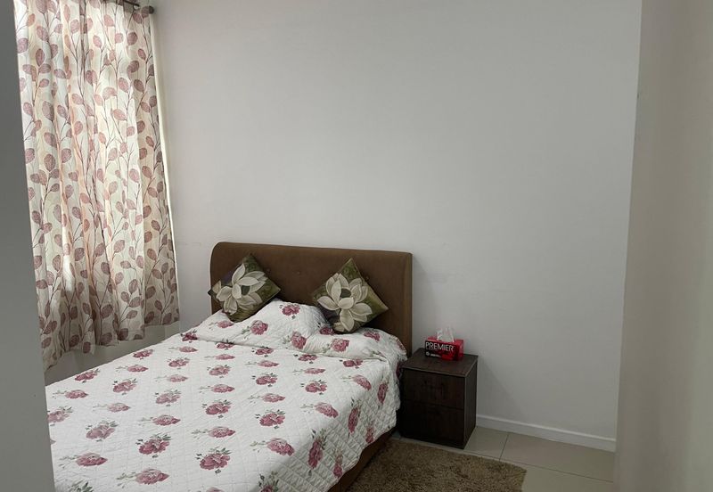 Summerglades, Perdana Lakeview West