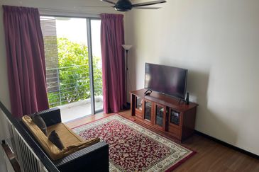 Summerglades, Perdana Lakeview West