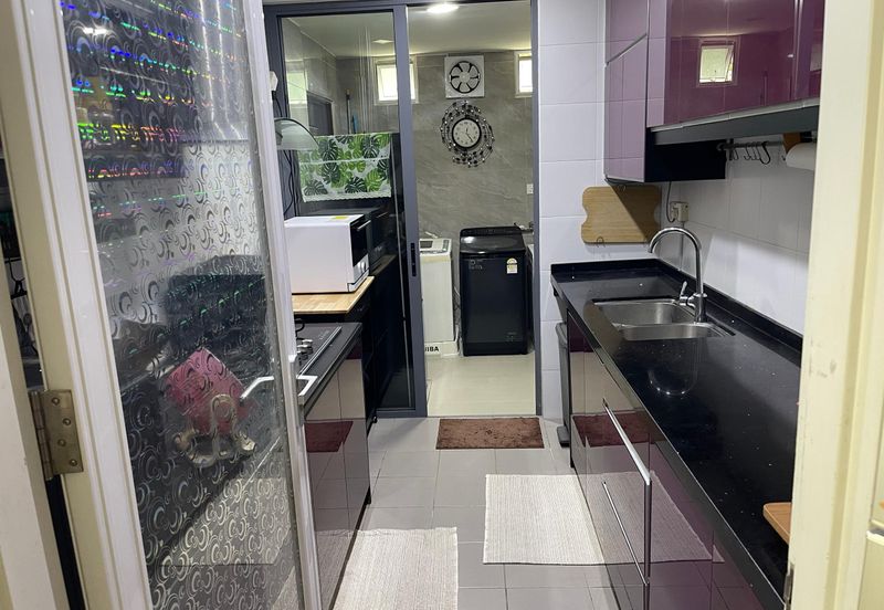 Summerglades, Perdana Lakeview West