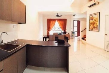 Parkfield Residences, Tropicana Heights