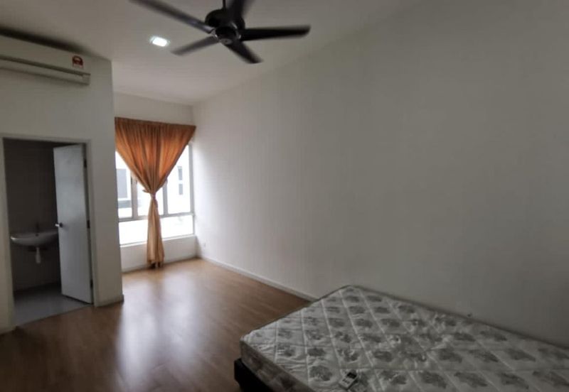 Parkfield Residences, Tropicana Heights