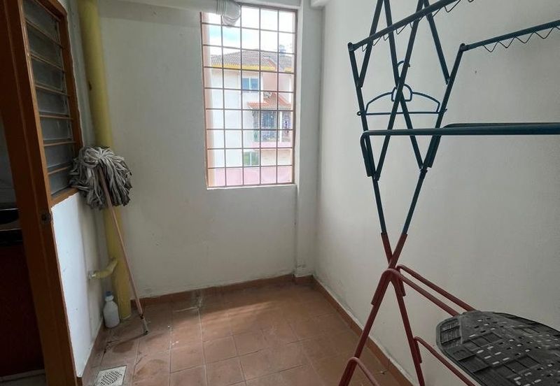 Apartment Mawar, Taman Sutera