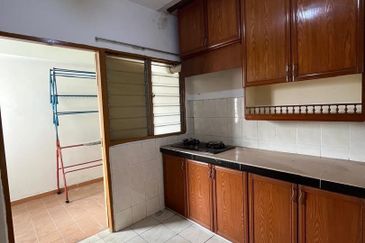 Apartment Mawar, Taman Sutera
