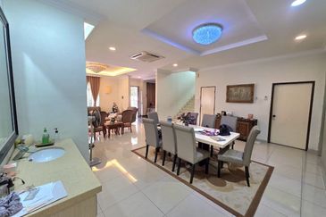 Desa Pinggiran Putra