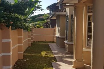 Taman Tasik Semenyih (Lake Residence)