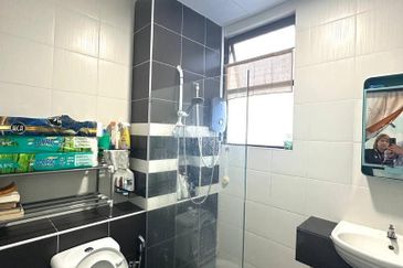 Seri Austin Luxury Apartment