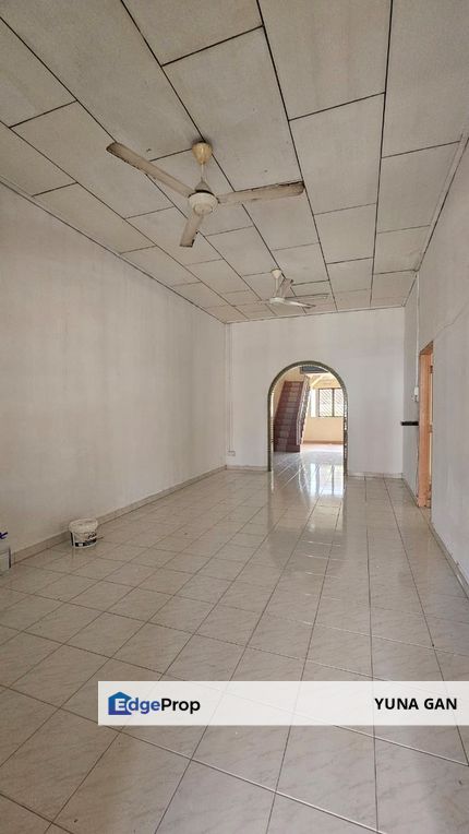 Taman Century Johor Bahru Four Bedrooms Renovated, Johor, Johor Bahru