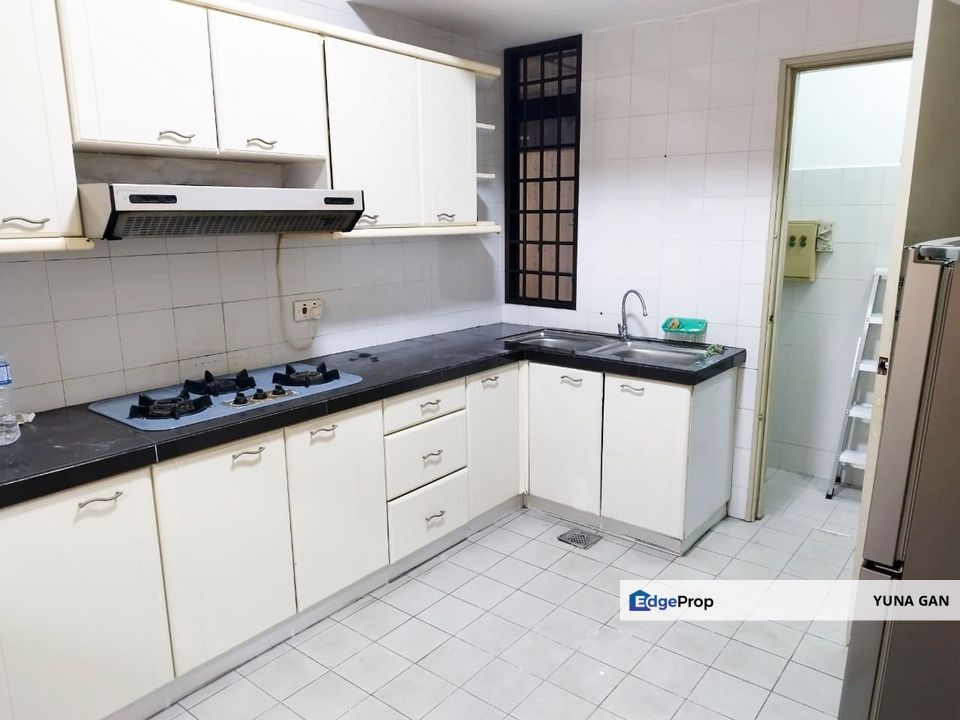 Aloha Tower Condominium Johor Bahru Three Bedrooms Partial Furnished, Johor, Johor Bahru