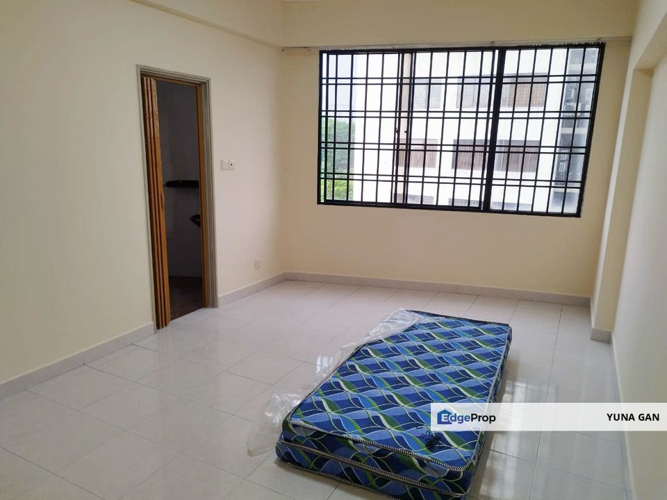 Aloha Tower Condominium Johor Bahru Three Bedrooms Partial Furnished, Johor, Johor Bahru