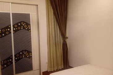 1Medini & Medini Signature