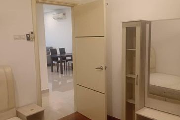 1Medini & Medini Signature