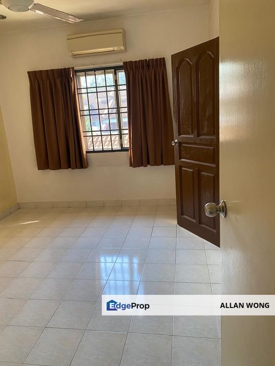 Taman mutiara rini 1.5 storey house, Johor, Skudai