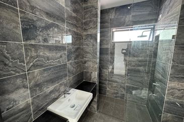 Taman Impian Emas (honeydale Residence)