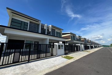 Taman Impian Emas (honeydale Residence)