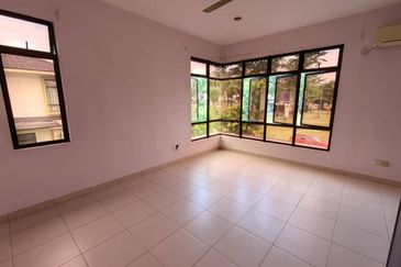 Maple Red, Adda Heights