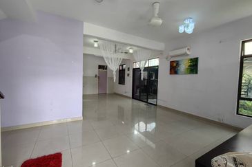 Maple Red, Adda Heights