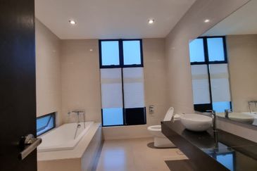 Isola Villa @ Senibong Cove