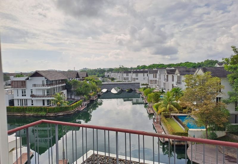 Emerald Bay @ Puteri harbour