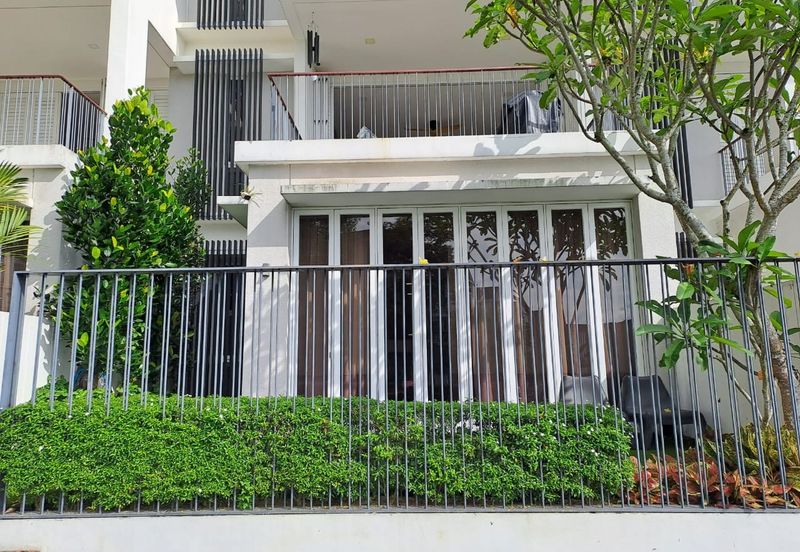 Emerald Bay @ Puteri harbour