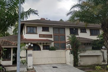 Double Storey House With A Swimming Pool @ Taman Sri Hartamas FOR SALE