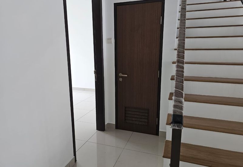 2 storey superlink freehold house  : Cressida Elmina Gardens, Elmina East, Shah Alam for sale