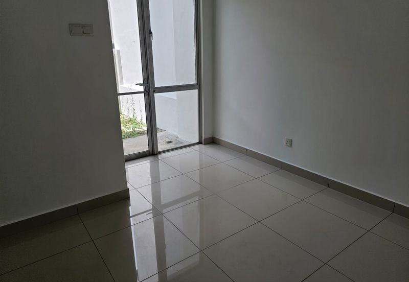 2 storey superlink freehold house  : Cressida Elmina Gardens, Elmina East, Shah Alam for sale