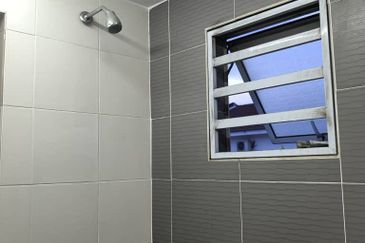 DESA LAHAT SRI -WANG