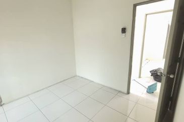 DESA LAHAT SRI -WANG