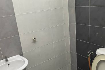 DESA LAHAT SRI -WANG