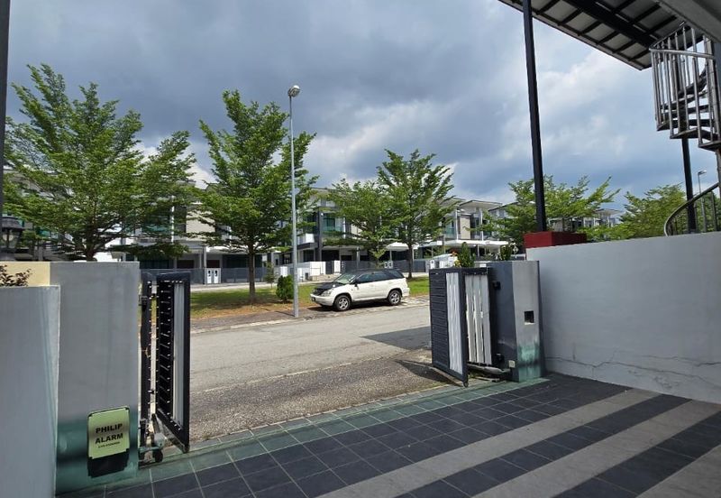 PANORAMA LAPANGAN KINARA