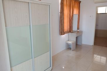 D'Piazza Condominium