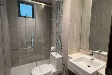 Queens Residences @ Queens Waterfront