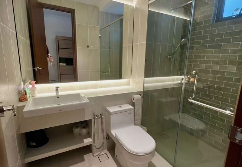 Queens Residences @ Queens Waterfront