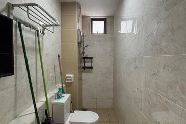 D'Summit Residences @ Kempas Utama