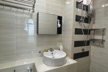 D'Summit Residences @ Kempas Utama