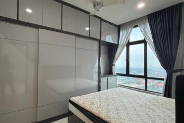 D'Summit Residences @ Kempas Utama