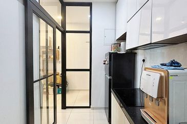 D'Summit Residences @ Kempas Utama