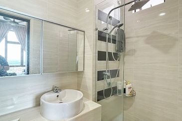 D'Summit Residences @ Kempas Utama