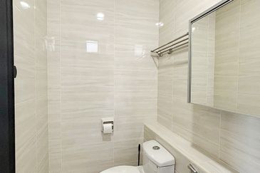 D'Summit Residences @ Kempas Utama