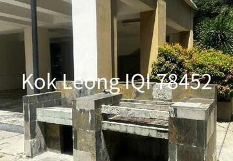 Villa Park Condominium